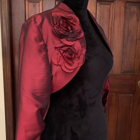 Elegant Designer Formal Dress w/ Coat – Holiday & Wedding Ready! - Picture 10 of 13